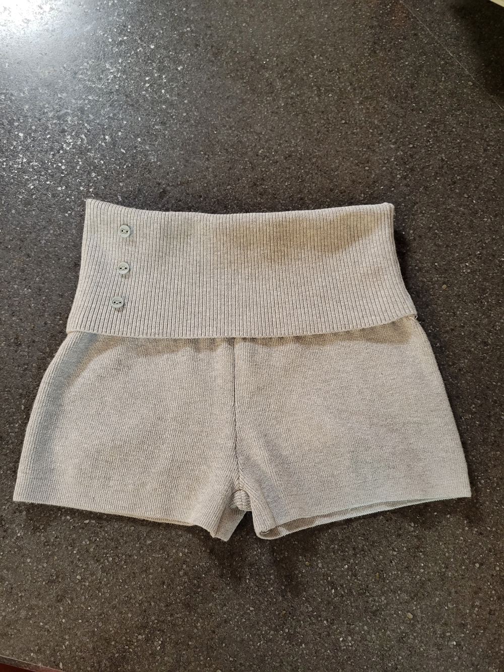 White Fox High-Waist Foldover Knit Shorts in Light Gray Size Small
